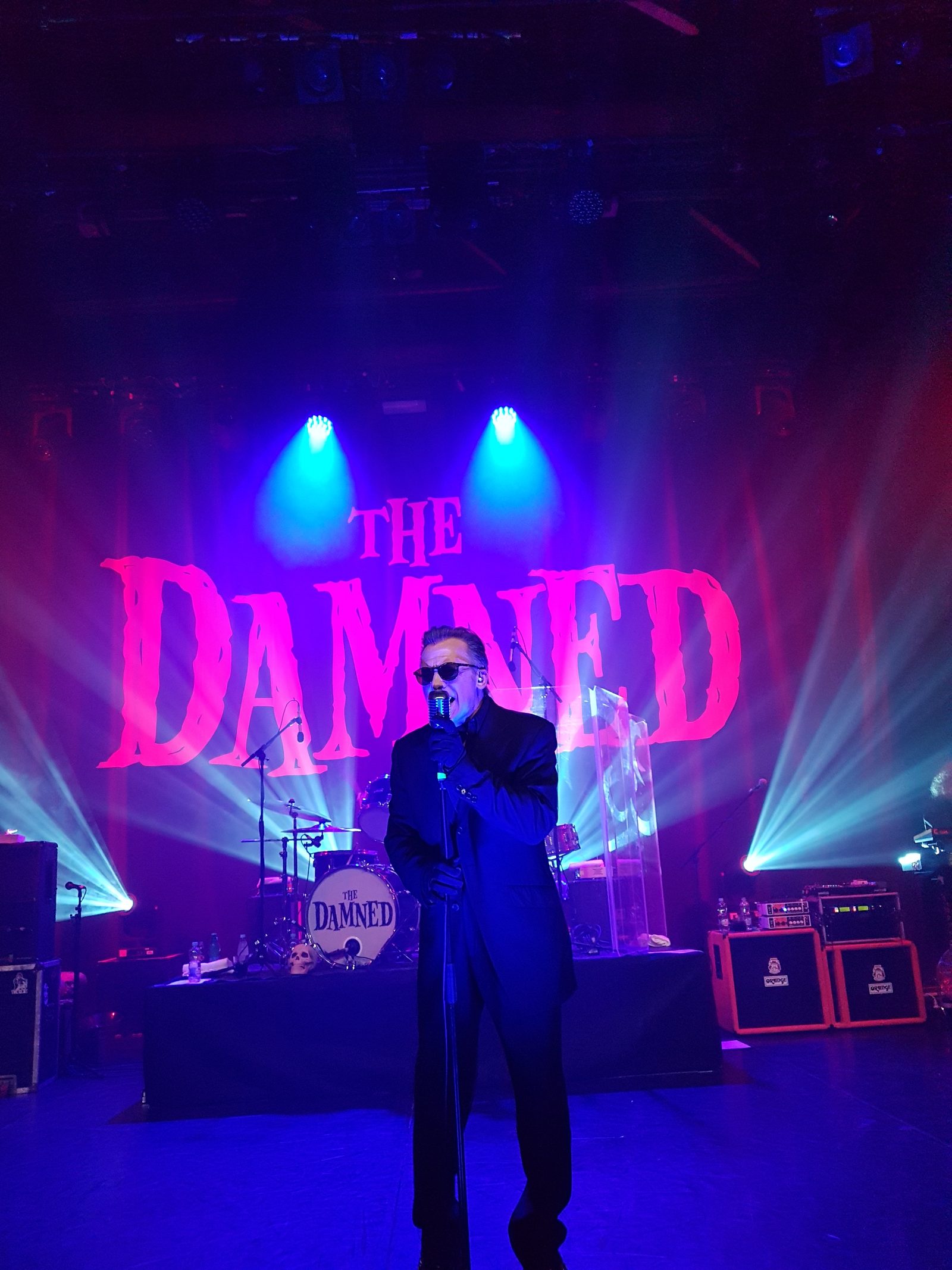 David Vanian, alone in the middle